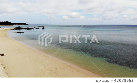 瀬底大橋と瀬底島 瀬底大橋と瀬底島 42078962