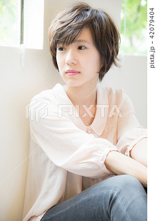 若い女性 ヘアスタイルの写真素材