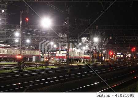 神奈川 【夏】 夜の京急電鉄車両基地 42081099