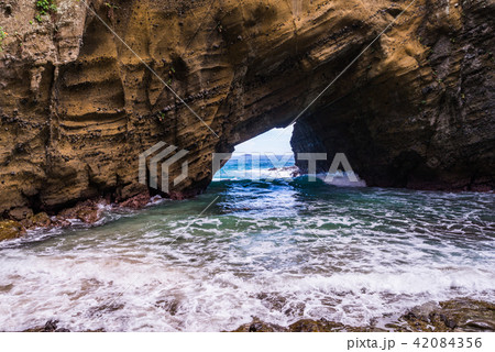 （静岡県）下田市田牛　龍宮窟 42084356