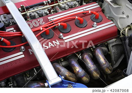 国産車の伝説の原点となった直列6気筒エンジンを搭載したフェアレディz432の魅力はs直6の写真素材