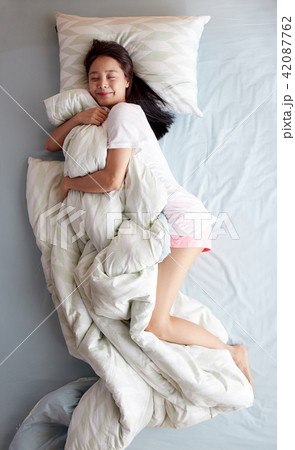 女性 韓国人 20代 42087762