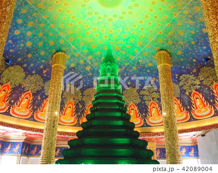ワット・パクナム寺院の仏塔内 42089004
