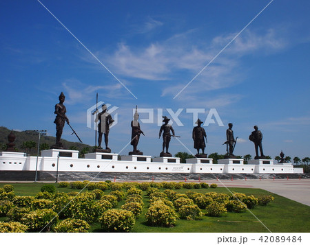 タイの七大王の像（ホアヒン） 42089484