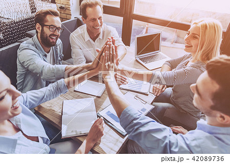 Group of Young Business People Communicating 42089736