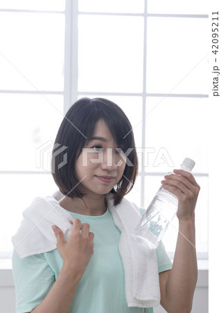 汗 喉が渇く ライフスタイル 42095211