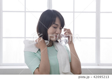 汗 喉が渇く ライフスタイル 42095213