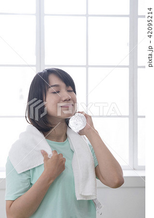 汗 喉が渇く ライフスタイル 42095214