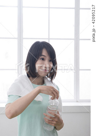 汗 喉が渇く ライフスタイル 42095217