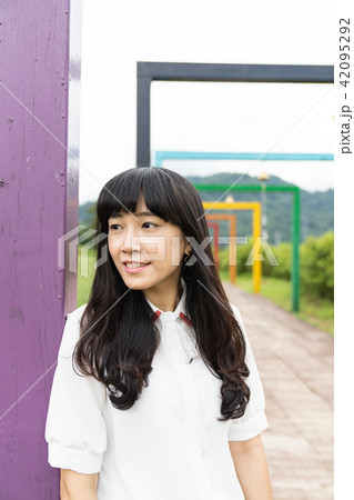 女性 メス フィールドの花 42095292