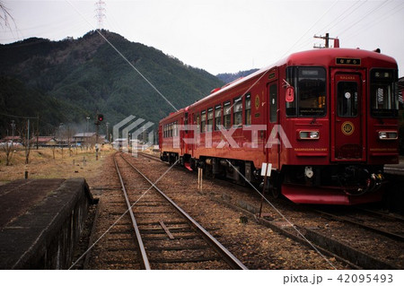 長良川鉄道　観光列車ながら（大矢駅） 42095493