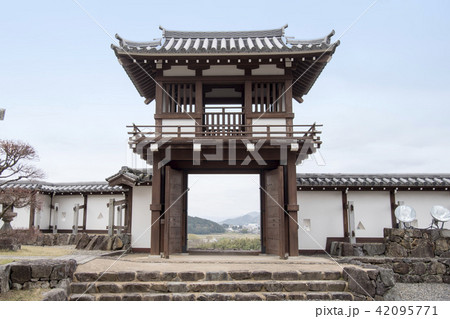 福知山城　復元された釣鐘門 42095771