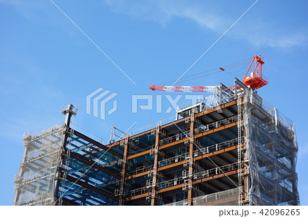 ビル建設中 ビル建設中 42096265