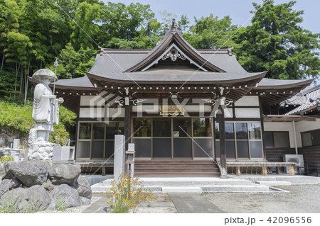 東光寺の大師堂と弘法大師ご修行像（鎌倉市寺分） 42096556