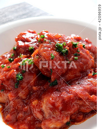 おいしい鶏もも肉の赤ワイン煮 42096959