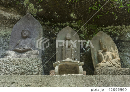 東光寺の石仏（鎌倉市寺分） 42096960