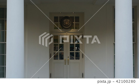 アメリカ ホワイトハウス　ウエストウイング　寄り　横 42100280