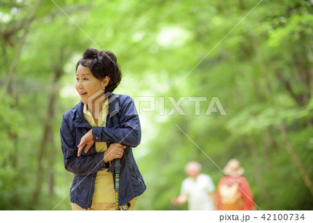 東洋人 高齢者 老人 42100734