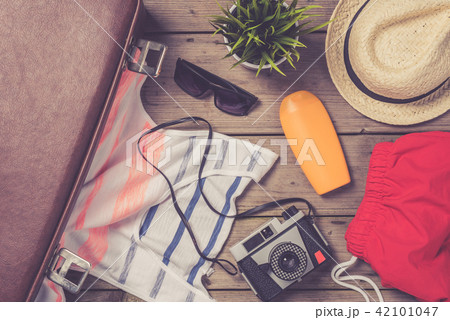 Men's beach clothes and accessories Men's beach clothes and accessories 42101047