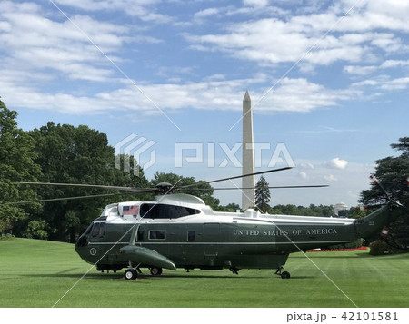 アメリカ ホワイトハウス　マリンワン　横寄 42101581