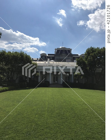 アメリカ ホワイトハウス　ローズガーデン　腫れ　縦 42101726