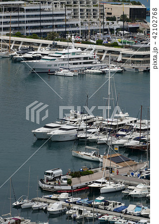 モナコ港の風景　モナコ公国 42102768