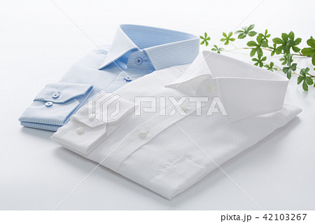 白いYシャツ 42103267