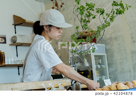 パン屋さん パン屋さん 42104878