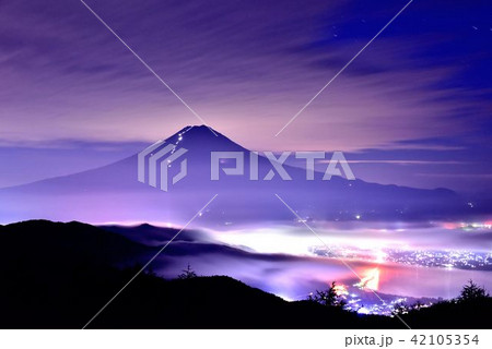 夜景と富士山 42105354