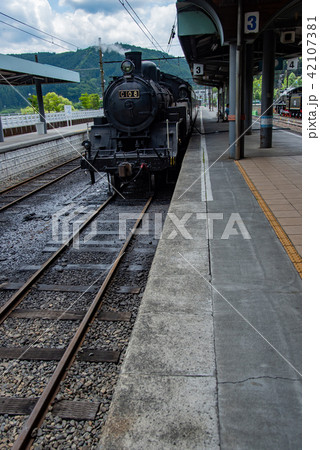静岡県 大井川鐵道 千頭駅のホームに入線したSL列車 静岡県 大井川鐵道 千頭駅のホームに入線したSL列車 42107381