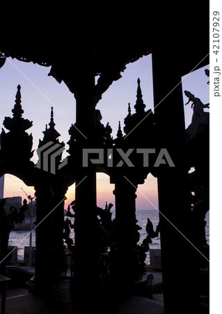 タイのお寺 サンクチュアリー・オブ・トゥルース 42107929