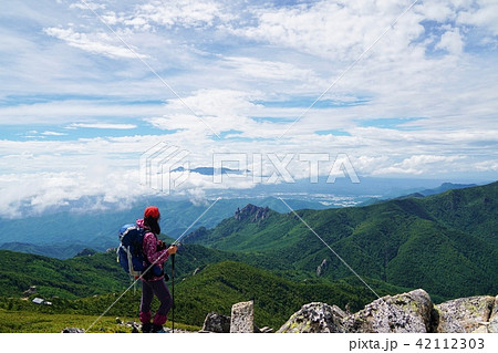 金峰山から瑞牆山を望む 42112303