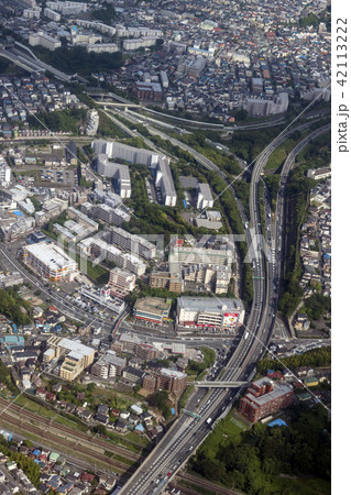 横浜の狩場インターチェンジ付近を空撮 横浜の狩場インターチェンジ付近を空撮 42113222