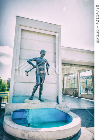 Crutch breaker statue, Piestany, Slovakia, filter 42114720