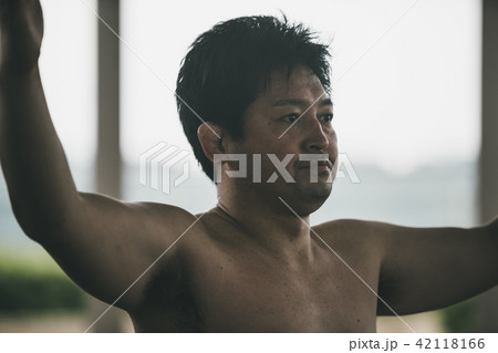 Sumo wrestling 42118166