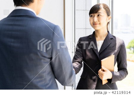 ビジネスチーム 握手 ビジネスチーム 握手 42119314