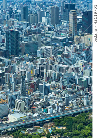 大阪。新世界付近の都市風景。 42119701
