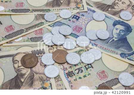 Closeup of Japanese yen banknotes and Japanese yen 42120991