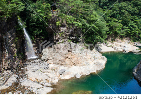龍王峡　虹見橋からの虹見の滝と渓谷 42121261