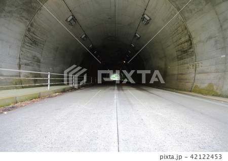 トンネル内部 42122453