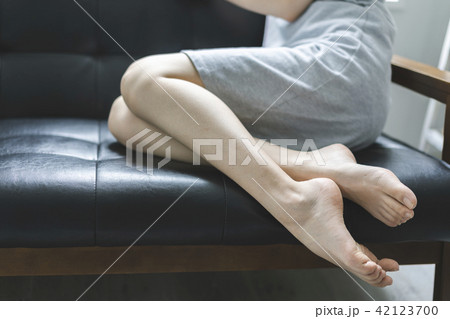 Women's feet - Stock Photo [42123700] - PIXTA