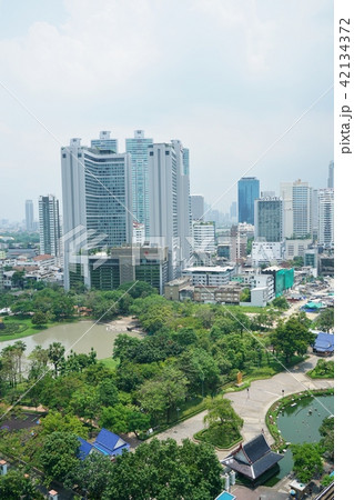 タイ王国首都バンコク、、プロンポン駅周辺、日本人地区、ベンジャシリ公園 42134372