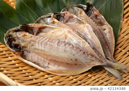 鯵の干物 42134386