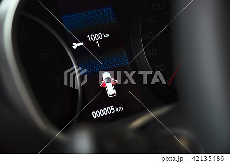 sign alarm ,car door opened on dashboard sign alarm ,car door opened on dashboard 42135486
