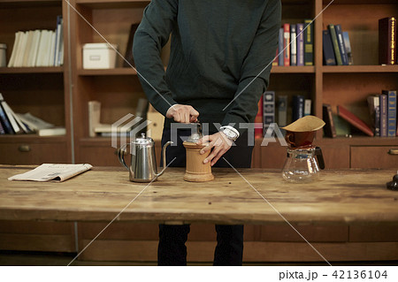 男性 男 男の子 42136104