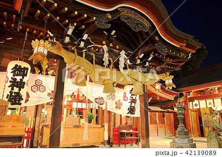 夜の櫛田神社（博多祇園山笠期間中） 42139089
