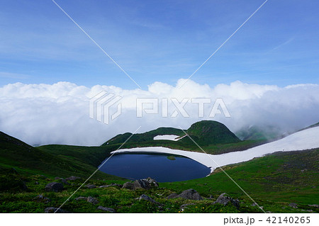 鳥海湖と雲 42140265
