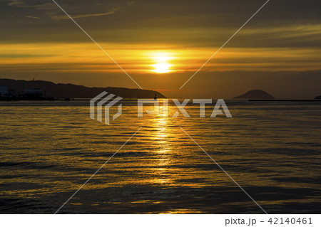 博多湾の夕日 博多湾の夕日 42140461