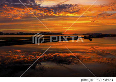 博多湾の夕日 42140473