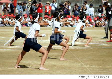 運動会 応援合戦の写真素材